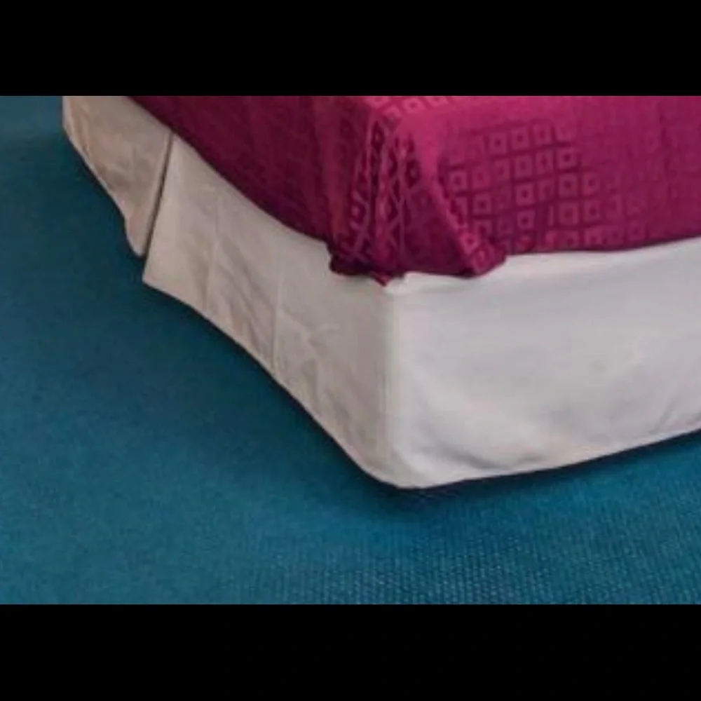 King bed skirt
